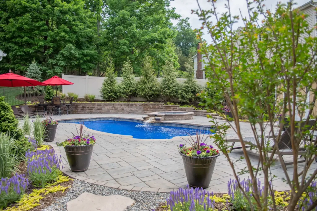 backyard-paradise-in-a-tiny-space 3
