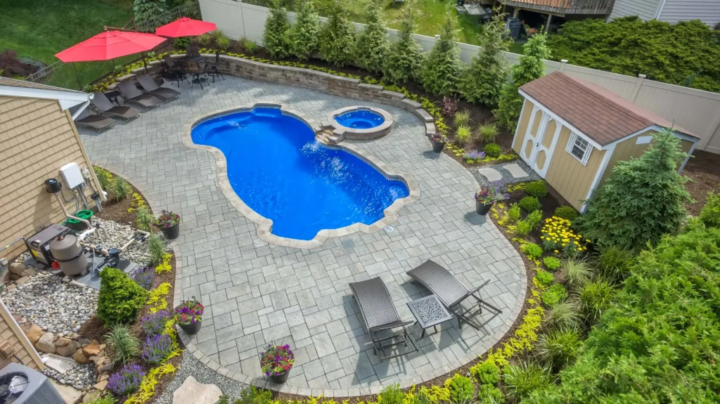backyard-paradise-in-a-tiny-space